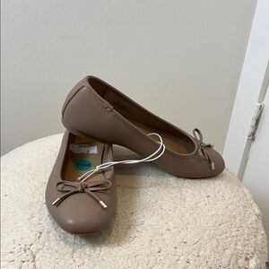 Report Tan Ballet Flats with Bow Detail size 7.5…NWT!